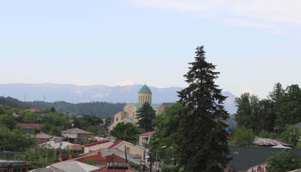 Lime Hill Hotel Kutaisi Bagian luar foto