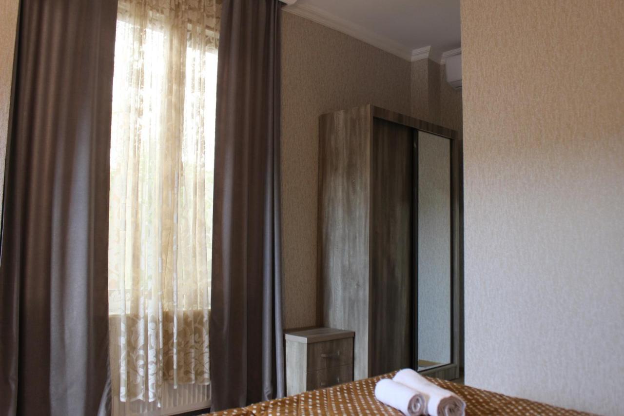 Lime Hill Hotel Kutaisi Bagian luar foto