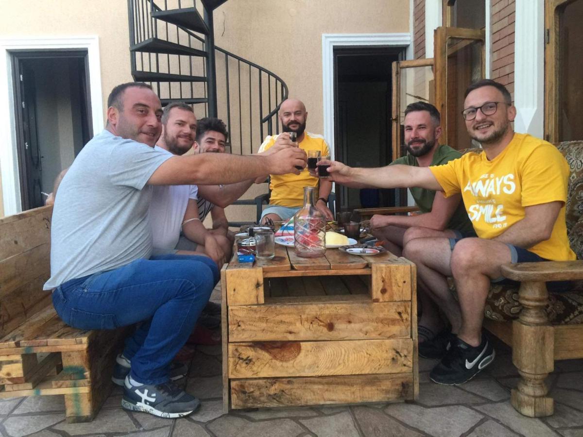 Lime Hill Hotel Kutaisi Bagian luar foto