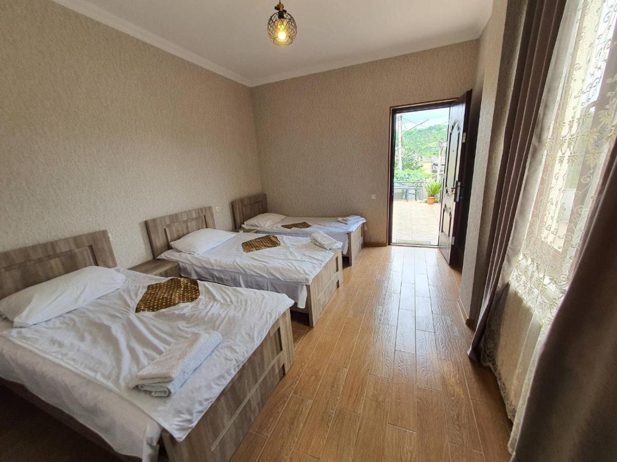 Lime Hill Hotel Kutaisi Bagian luar foto